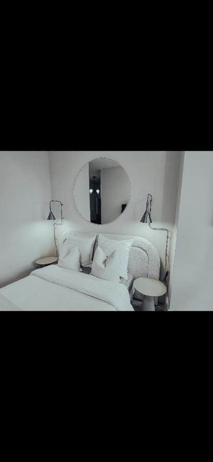 Suite Onega Лион Екстериор снимка