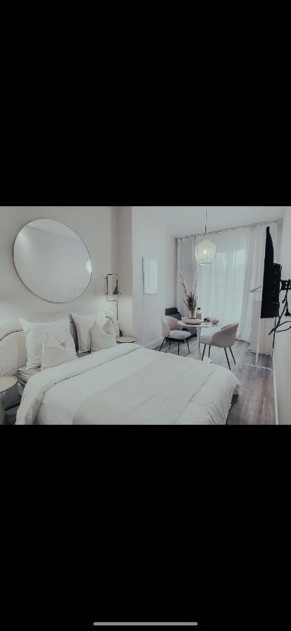Suite Onega Лион Екстериор снимка