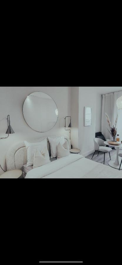 Suite Onega Лион Екстериор снимка